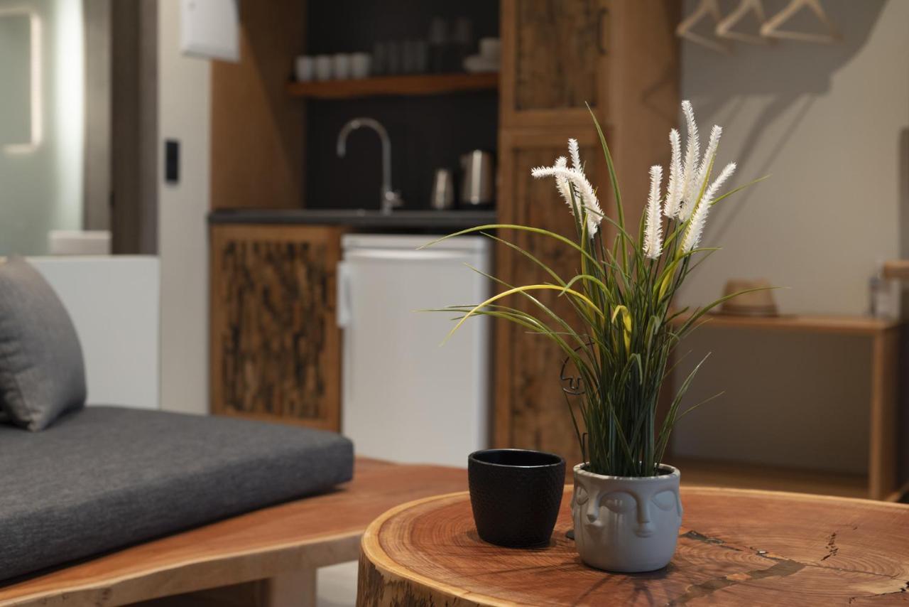 Mola Papaya Studios Mola Kalyva Exteriér fotografie