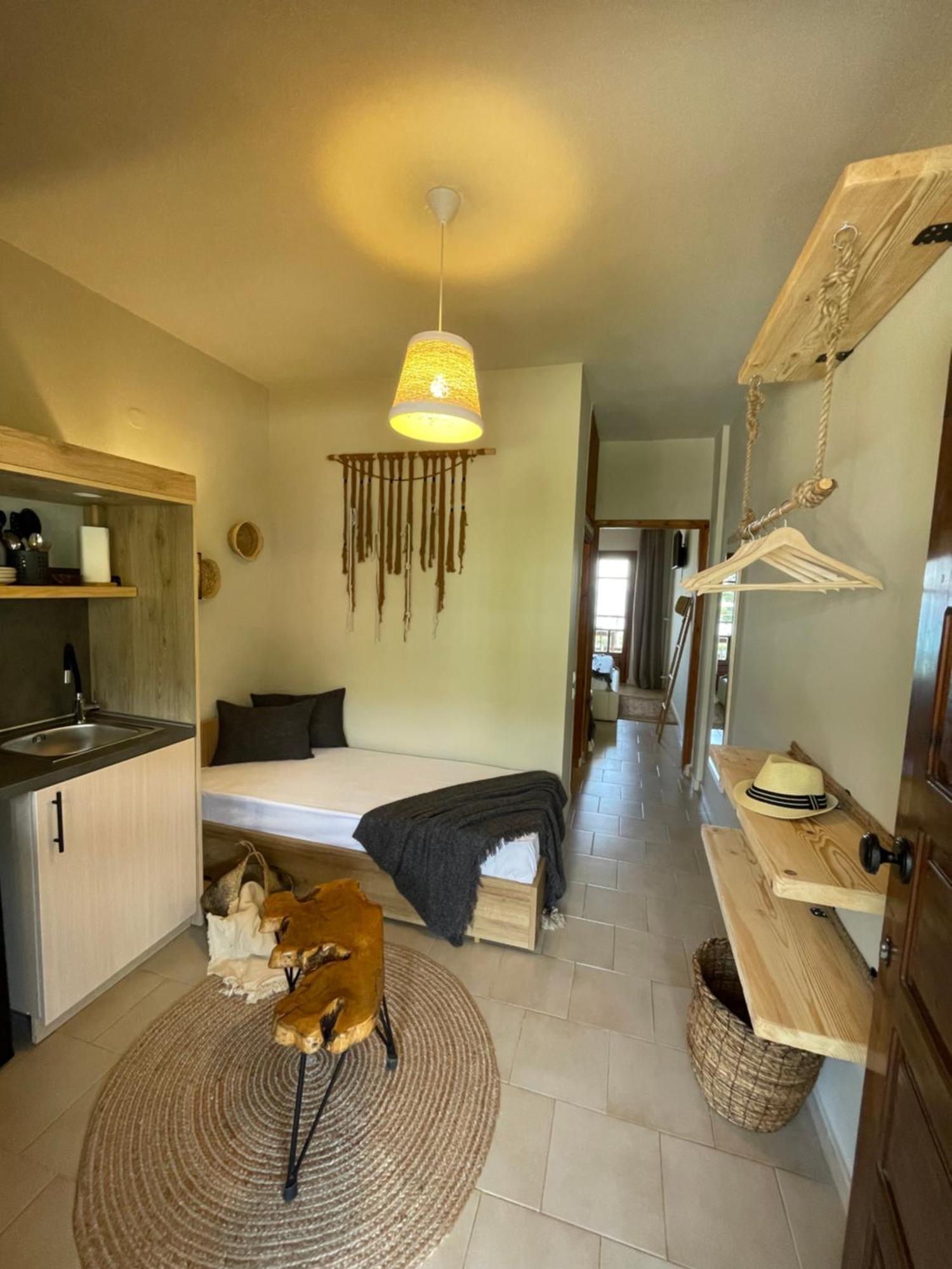 Mola Papaya Studios Mola Kalyva Exteriér fotografie